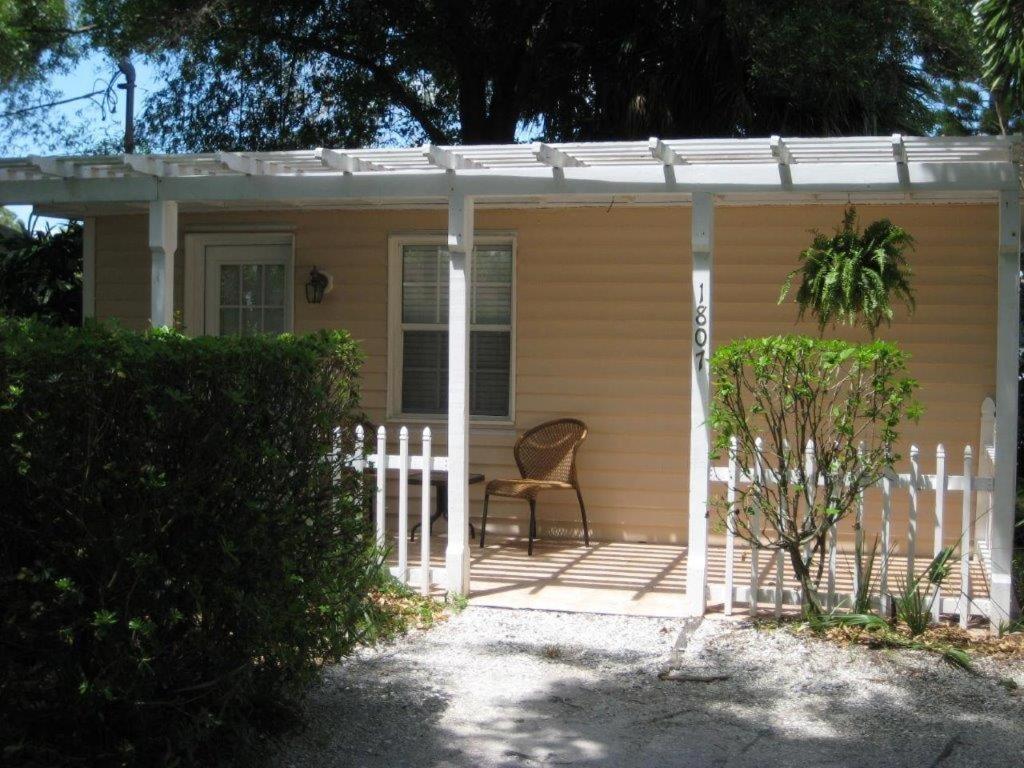 Pirates Pointe Resort Ruskin Exterior photo